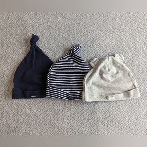 *FREE WITH ANY BUNDLE* Lot of 3 baby hats